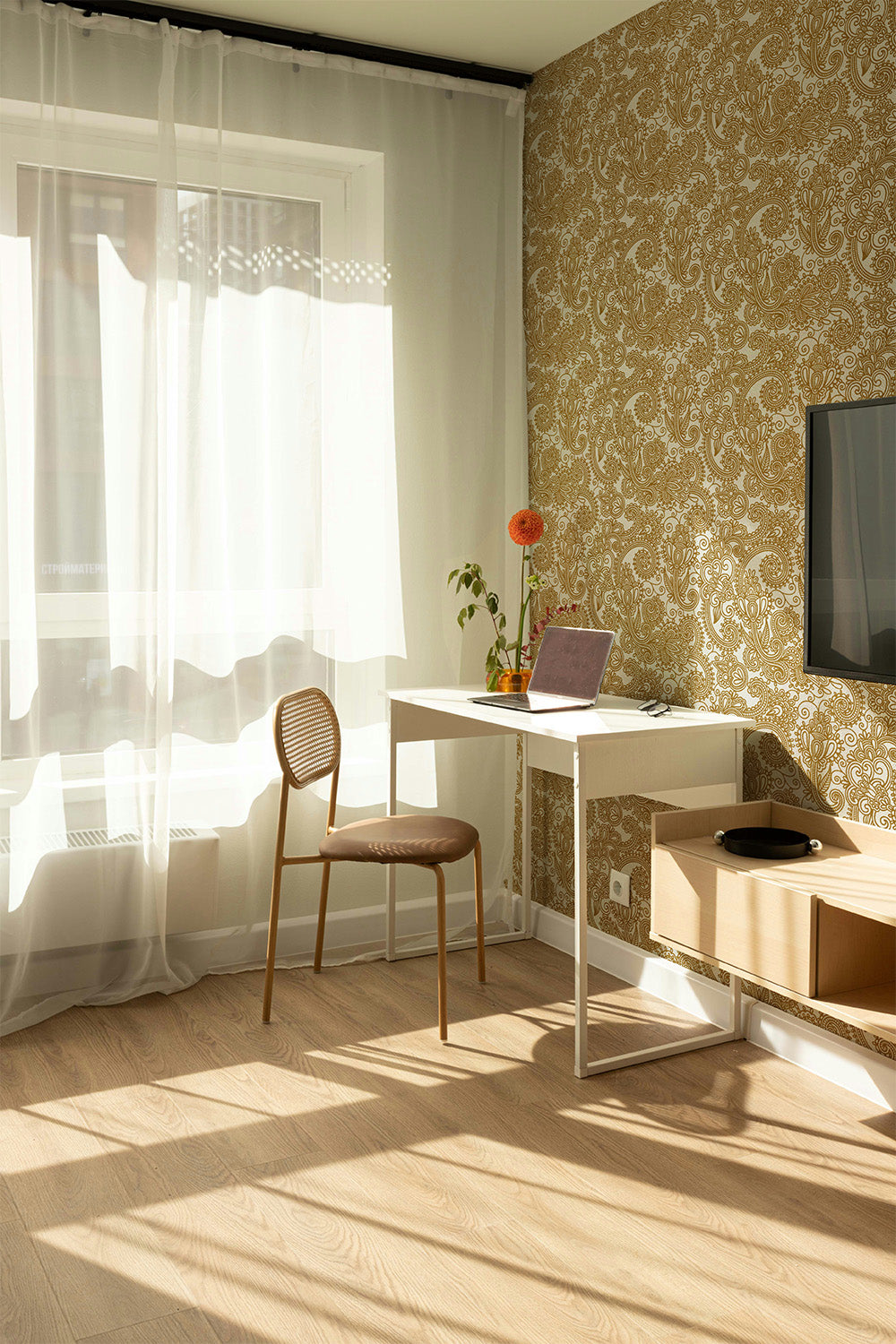 Ivory Paisley