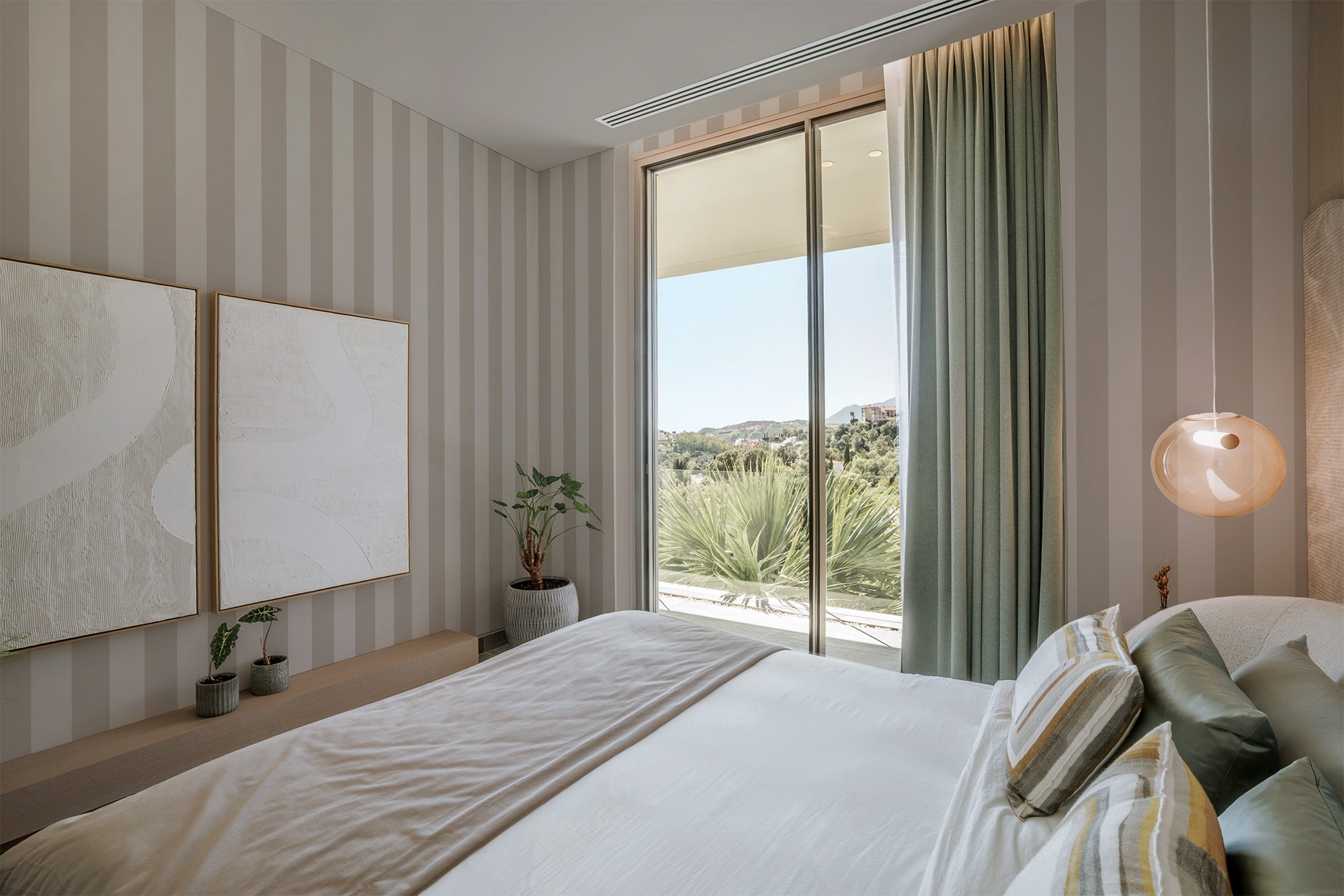 Symmetrical Stripes | Beige